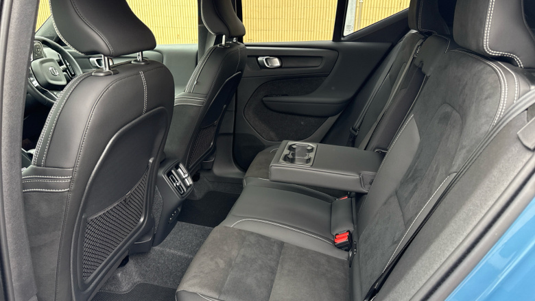 Volvo XC40 2.0 B3P Plus Dark 5dr Auto Petrol Estate